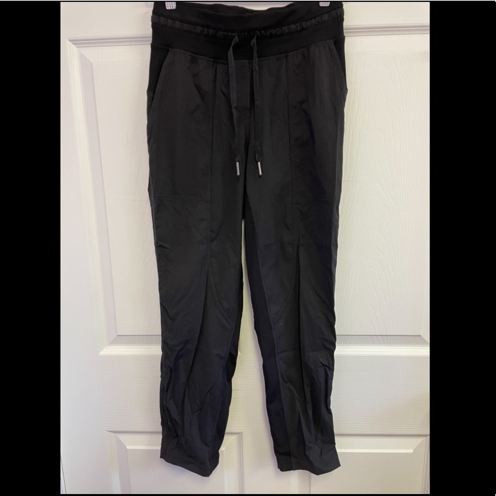 Lululemon dance studio crop pants